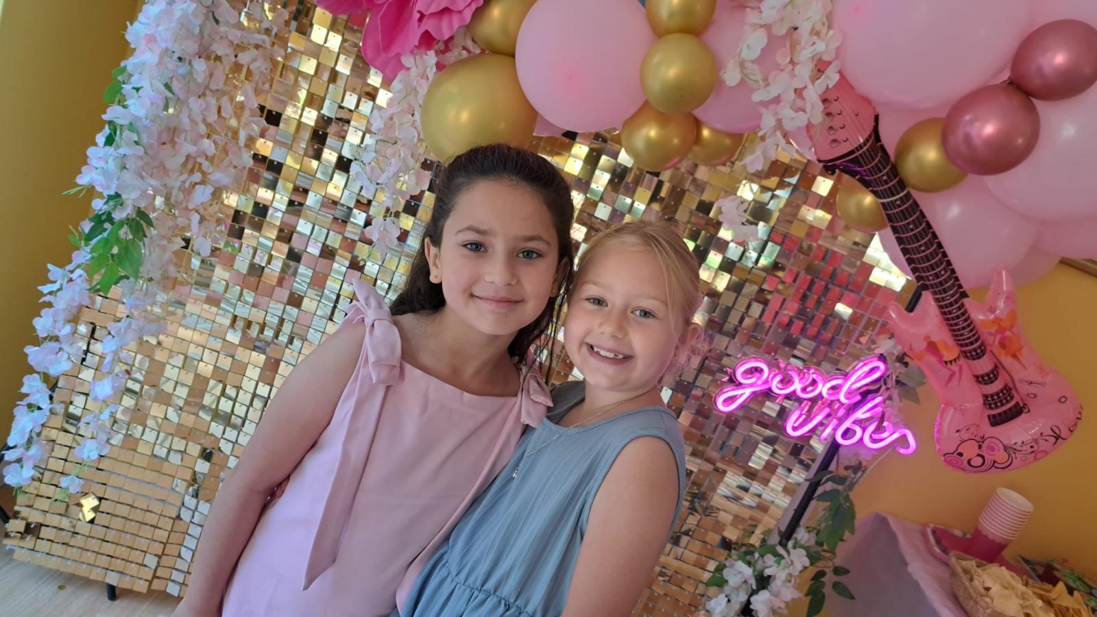 Deluxe Glow Up - Tier 2 Kids Pamper Party