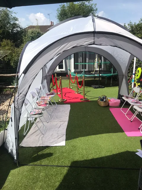 Garden Pamper Pods & Bell Tent