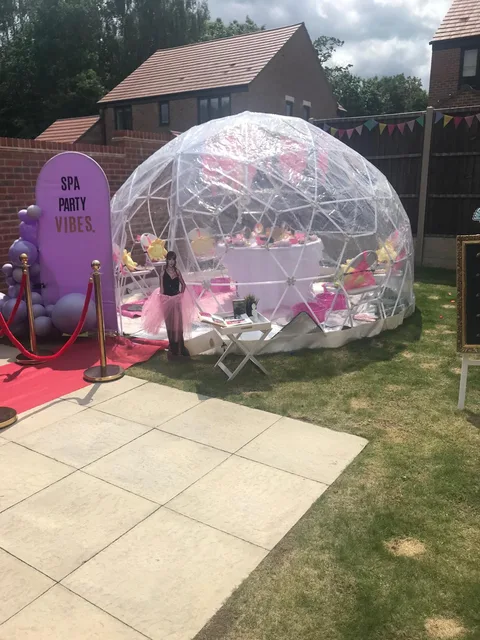 Garden Pamper Pods & Bell Tent